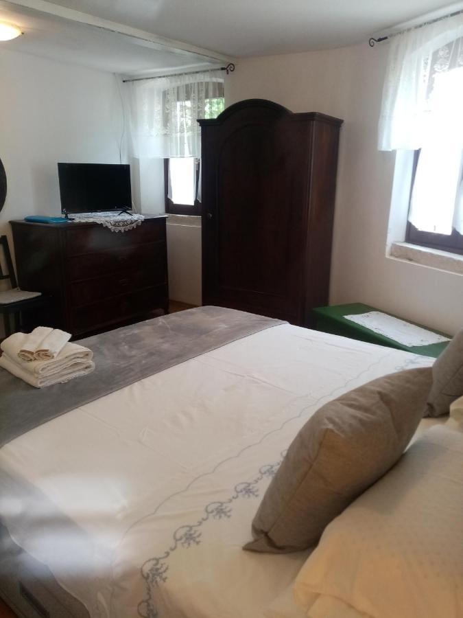 Rooms Serafin Мотовун Екстериор снимка