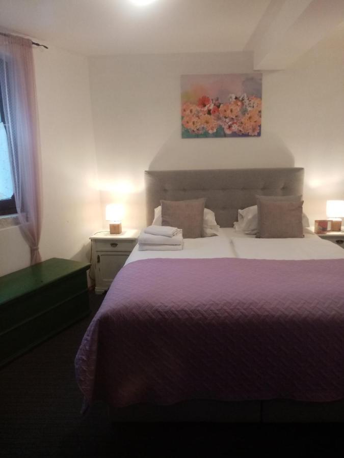 Rooms Serafin Мотовун Екстериор снимка